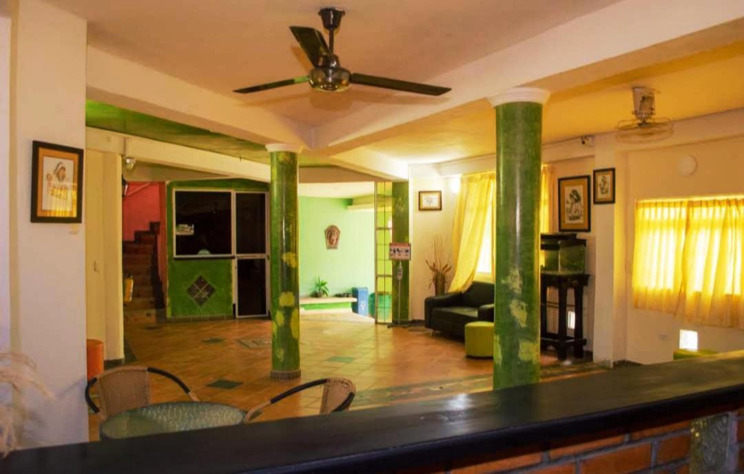 Hostel Green Light Таганга Экстерьер фото