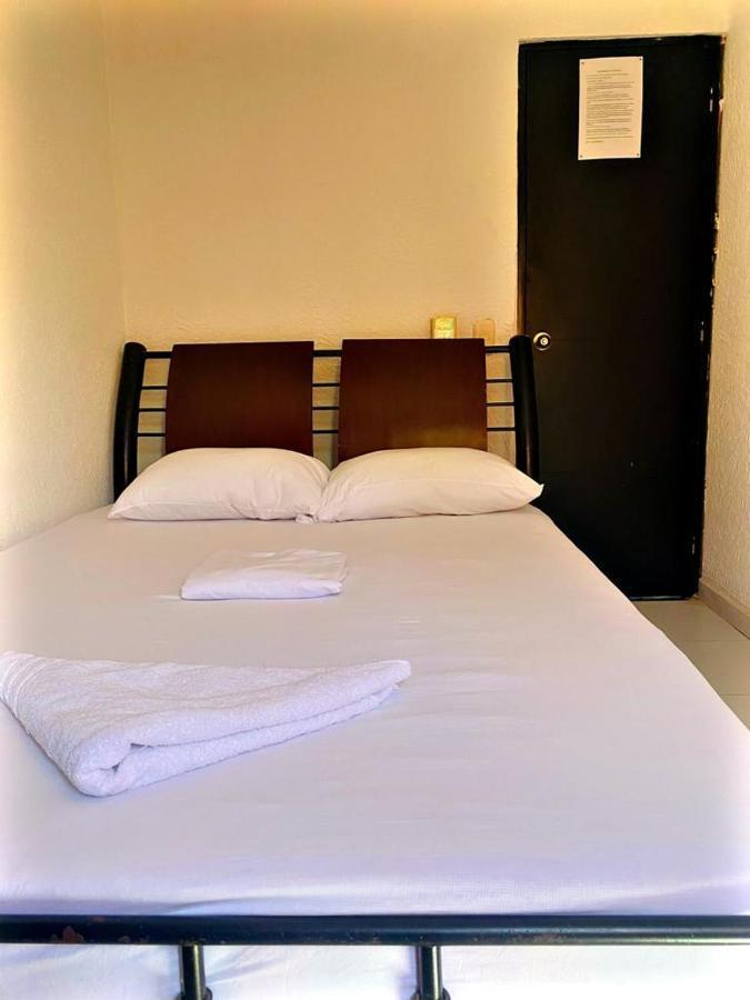 Hostel Green Light Таганга Экстерьер фото