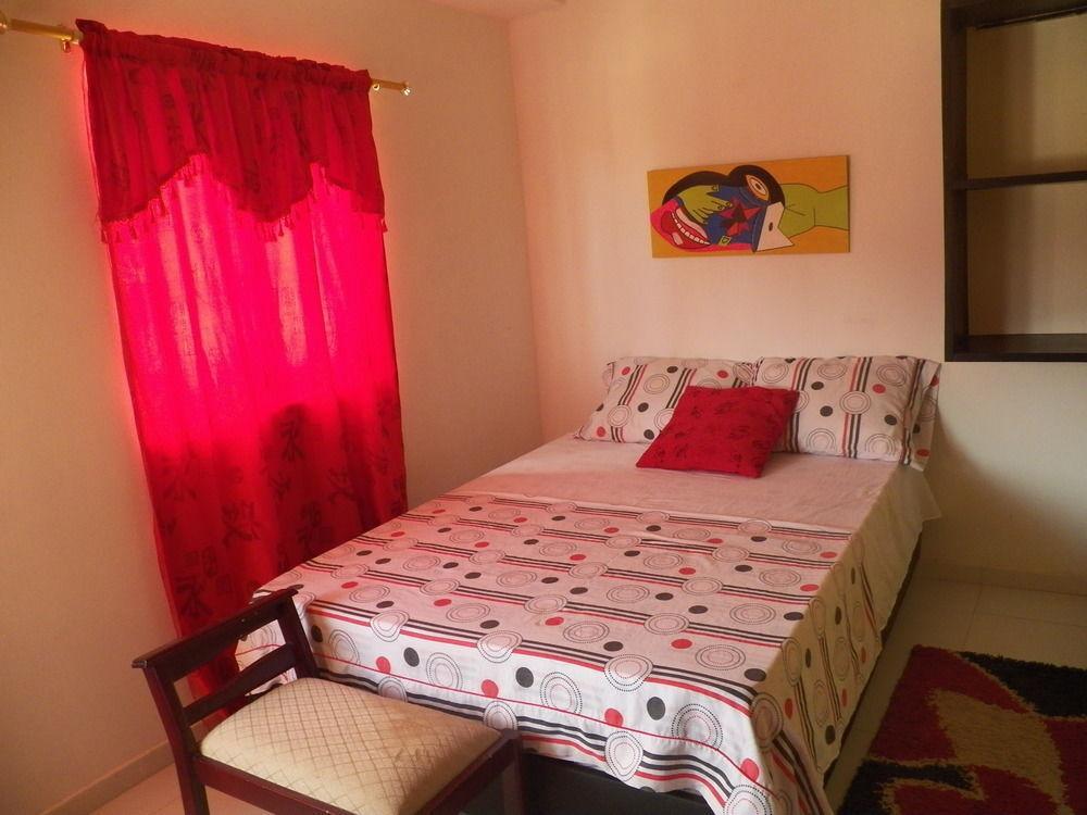 Hostel Green Light Таганга Экстерьер фото
